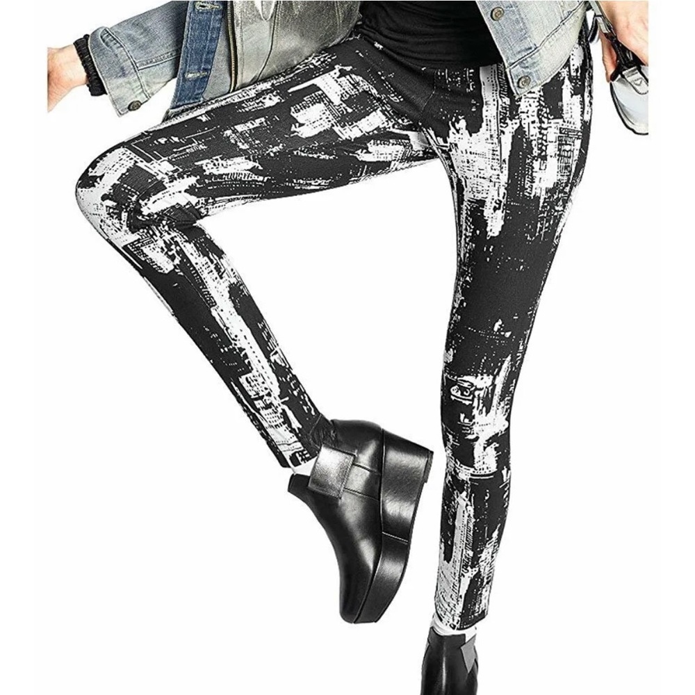 🌟PRICE DROP🌟 LIKE-NEW! HUE black + white NY Cityscape JEAN LEGGINGS Size XS